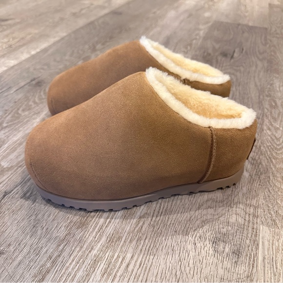 UGG Pumped slipper slides size 9 chestnut - Picture 1 of 6